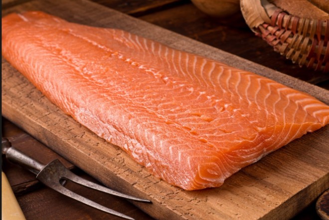 FRESH Norwegian Salmon Fillet 1.7 kg